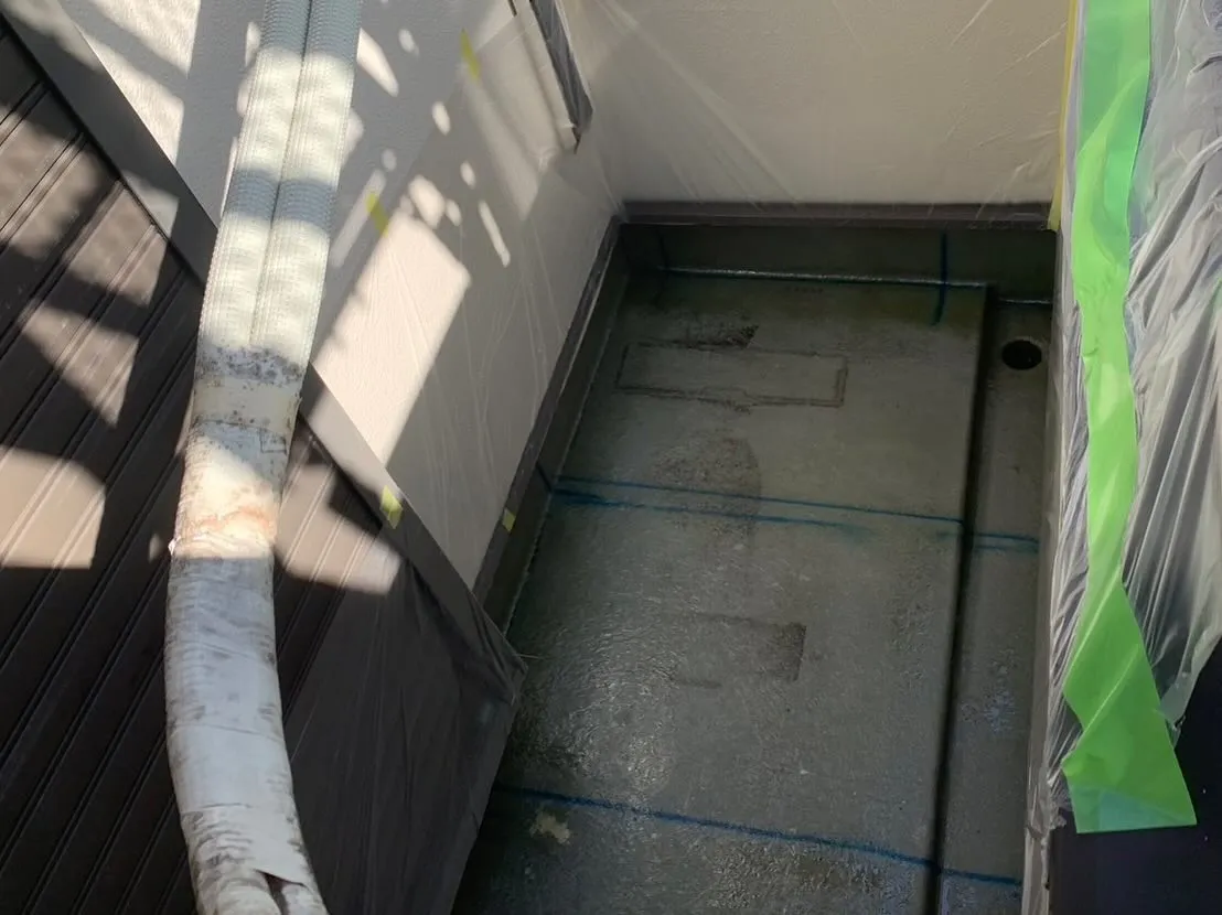 外壁塗装と一緒に、ベランダの防水工事も承っております！