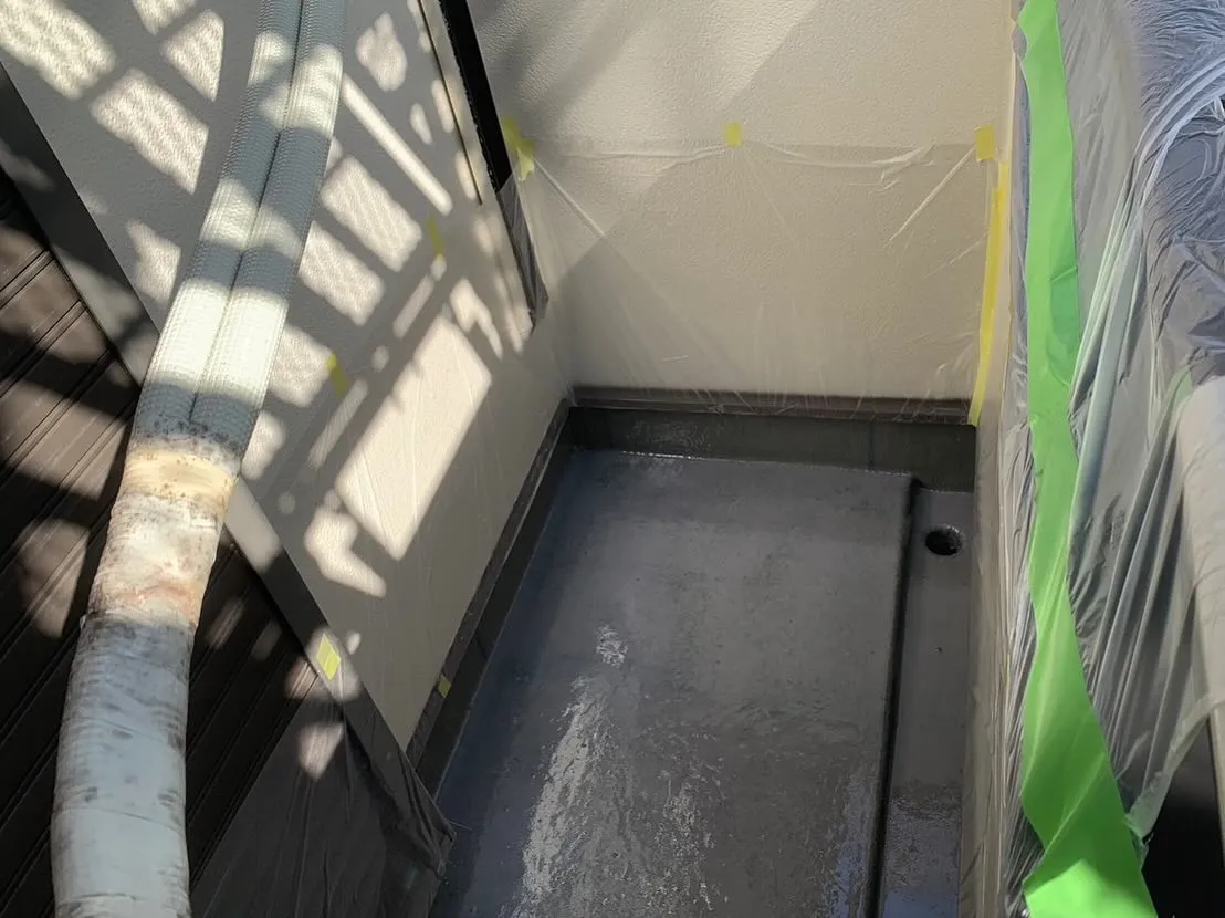 外壁塗装と一緒に、ベランダの防水工事も承っております！